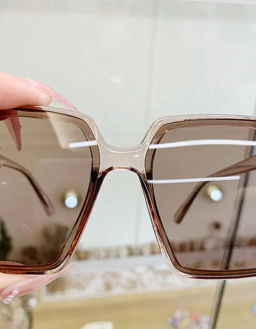 Load image into Gallery viewer, Designer Square Sunglasses
